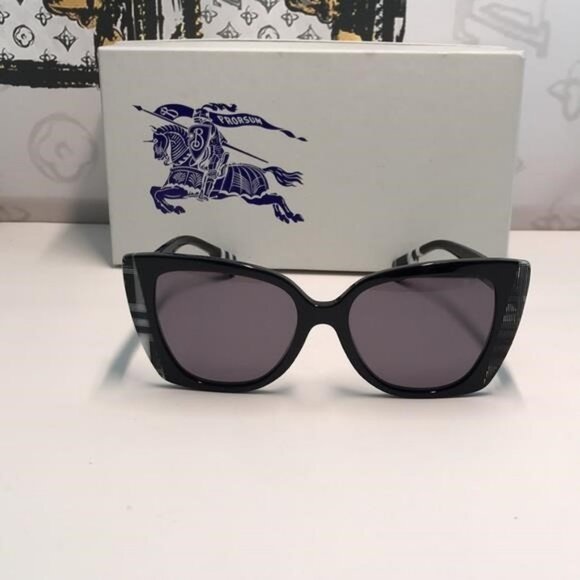 Burberry Meryl Polarized Dark Grey Butterfly Ladies Sunglasses BE4393F 405181 - Picture 8 of 13